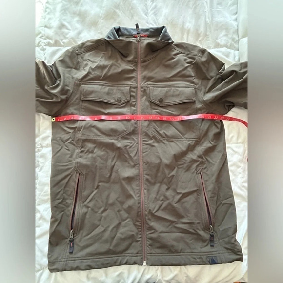 L.L. BEAN Men's All-Terrain Soft-Shell Jacket - Picture 3 of 11